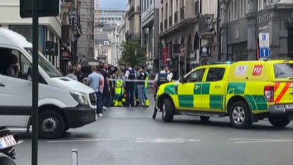 Un furgone investe dehors di un caffè a Bruxelles: 6 feriti lievi