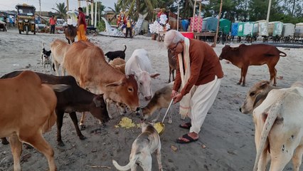 Lake Kalibari : জলোচ্ছ্বাসে ক্ষতিগ্রস্ত গঙ্গাসাগরের বিস্তীর্ণ এলাকা, ত্রাণসামগ্রী তুলে দিল লেক কালিবাড়ি
