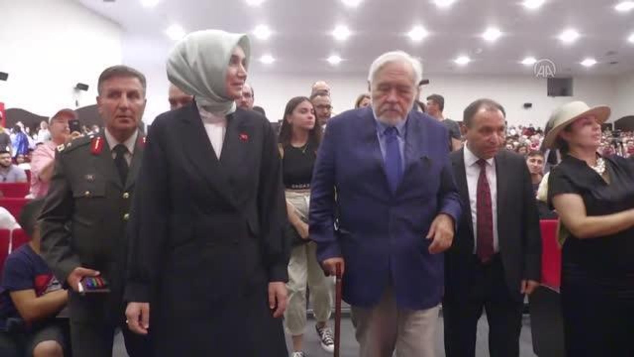 Afyon haberi... AFYONKARAHİSAR - "100. Yılda Uluslararası Büyük Taarruz ve Başkomutan Meydan Muharebesi Sempozyumu" başladı