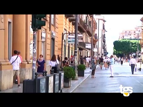 Covid, i contagi tornano nuovamente ad aumentare mentre i ricoveri sono in calo