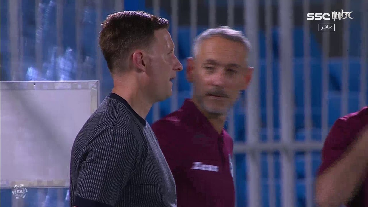 الشباب يبدأ دوري روشن السعودي بقوة ويفوز على الباطن بثلاثية نظيفة.. عيسى الجوكم: سانتي مينا إضافة كبيرة للدوري والشباب عمل بقوة في الصيفية.. وكفاح الكعبي: الشباب يوقع دائما مع أفضل الأسماء