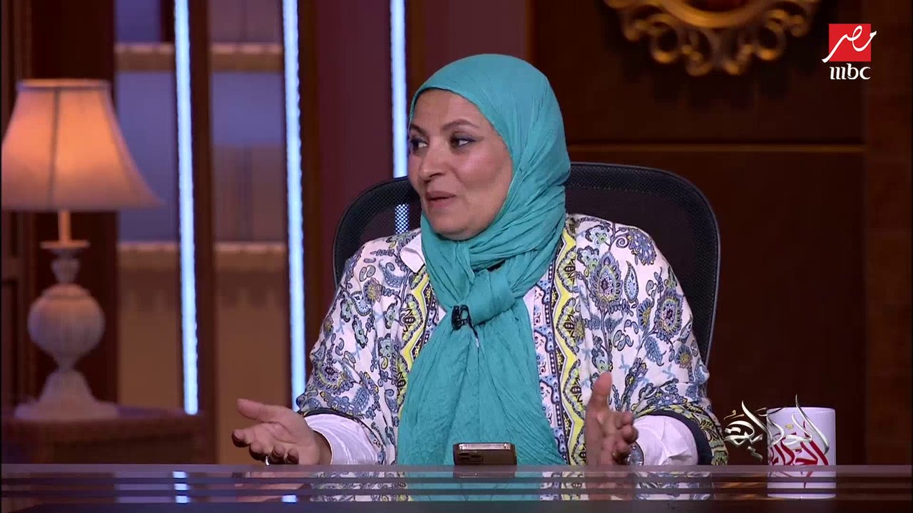 مين اللي يطبخ الراجل والا الست؟.. عمرو أديب: في مأساة دلوقتي أن في بنات مش بتعرف تقلي بيض.. وهبة قطب: زي ما هي تطبخ هو يطبخ