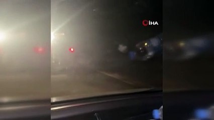 Traktörün arkasına bağladığı eşekleri sürükleyerek götürdü