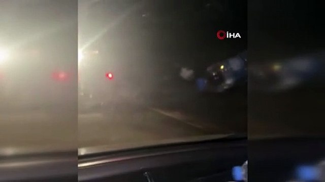 Traktörün arkasına bağladığı eşekleri sürükleyerek götürdü