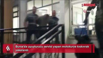Uyuşturucu servisi yapan motokurye kıskıvrak yakalandı