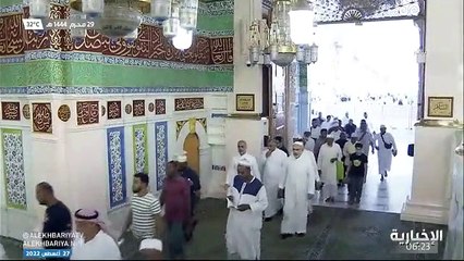 حشود غفيرة تتهافت لزيارة الروضة الشريفة والسلام على النبي