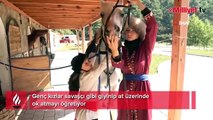 At üzerinde ok attıklarını gören hayran kalıyor
