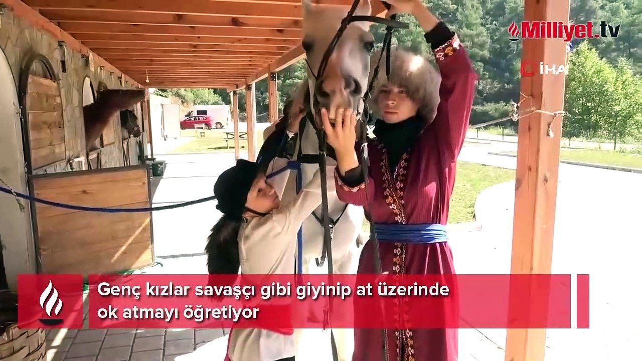 At üzerinde ok attıklarını gören hayran kalıyor