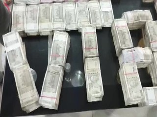 Bihar : ભ્રષ્ટ એન્જીનરના ઘરમાંથી મળ્યા કરોડો રૂપિયા, પૈસાનો ઢગલો જોઈ અધિકારીઓ પણ ચોંકી ગયા