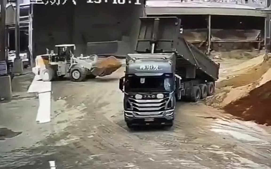 Dump Truck Hydraulics Fails