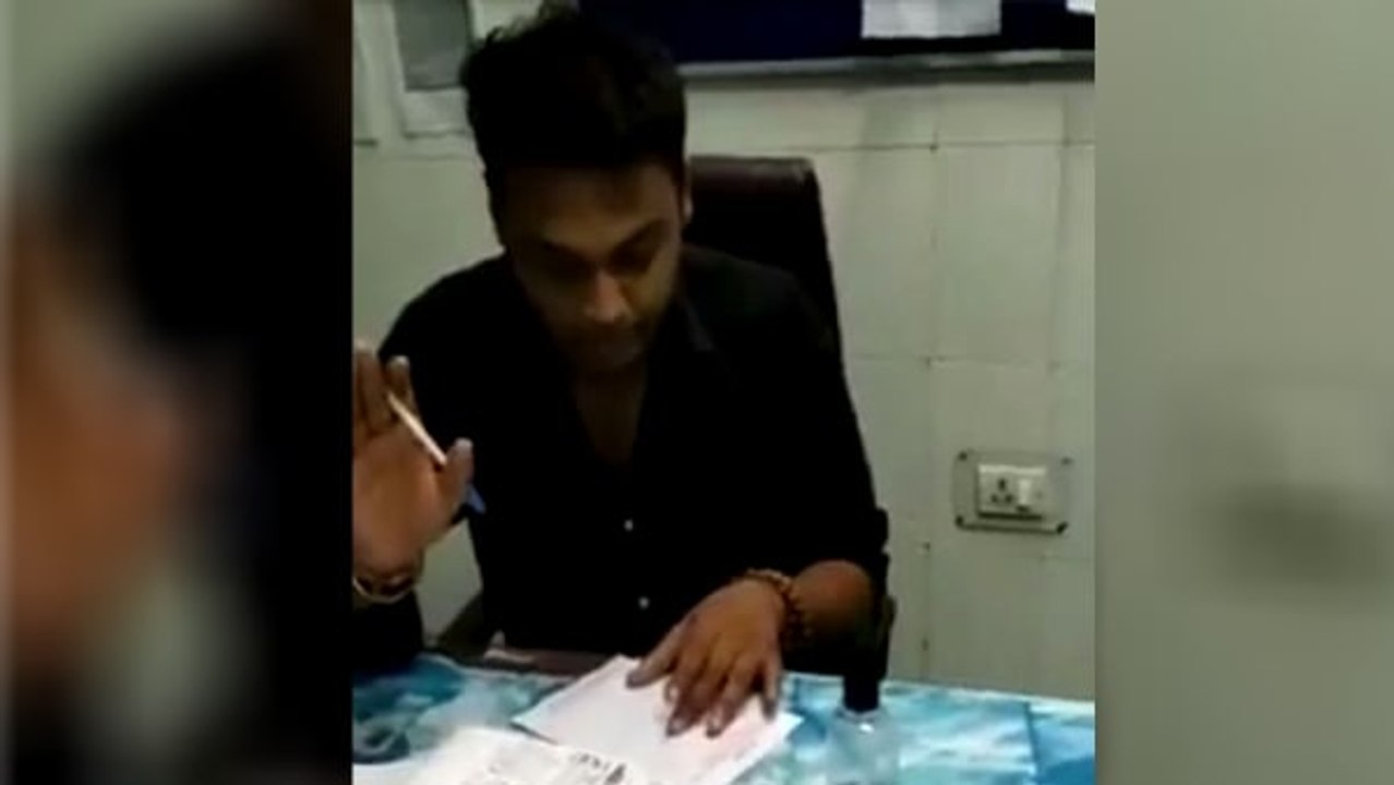 सरकारी अस्पताल के इमरजेंसी में डॉक्टर के नशे में होने का वीडियो वायरल, कुछ ऐसे पकड़े गए 'डॉक्टर साहब'