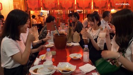 لماذا أطلقت اليابان حملة لتشجيع السكان على استهلاك الخمور؟