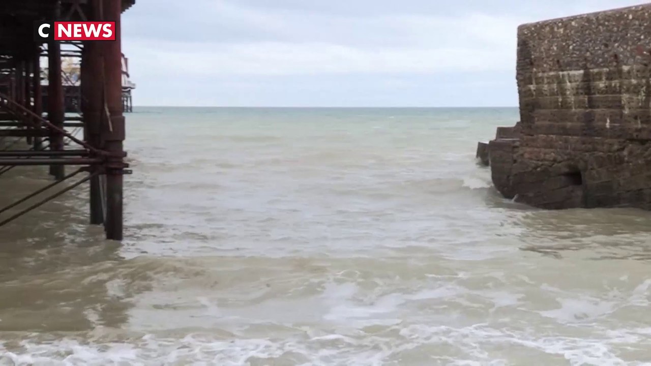 Pollution : Xavier Bertrand alerte le gouvernement sur les rejets d'eaux usées britanniques dans la Manche