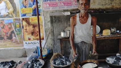 Dibba Rotti on Charcoal  Rare Street Food in India | Street Byte | Silly Monks