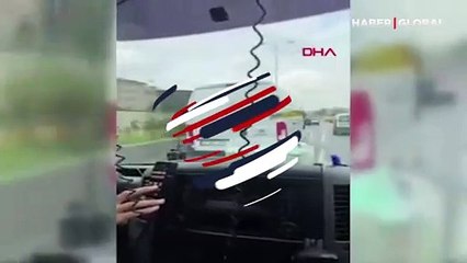 Bayrampaşa'da ambulansa yol vermeyen minibüs şoförü kamerada
