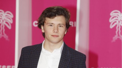 GALA VIDEO - Ici tout commence : deux comédiens de la série en couple, postent des photos de leurs vacances