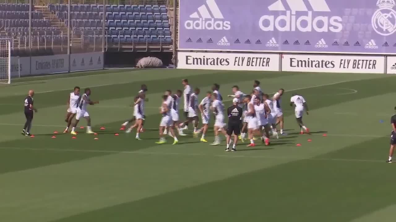 Entrenamiento del Real Madrid previo al partido ante el Espanyol