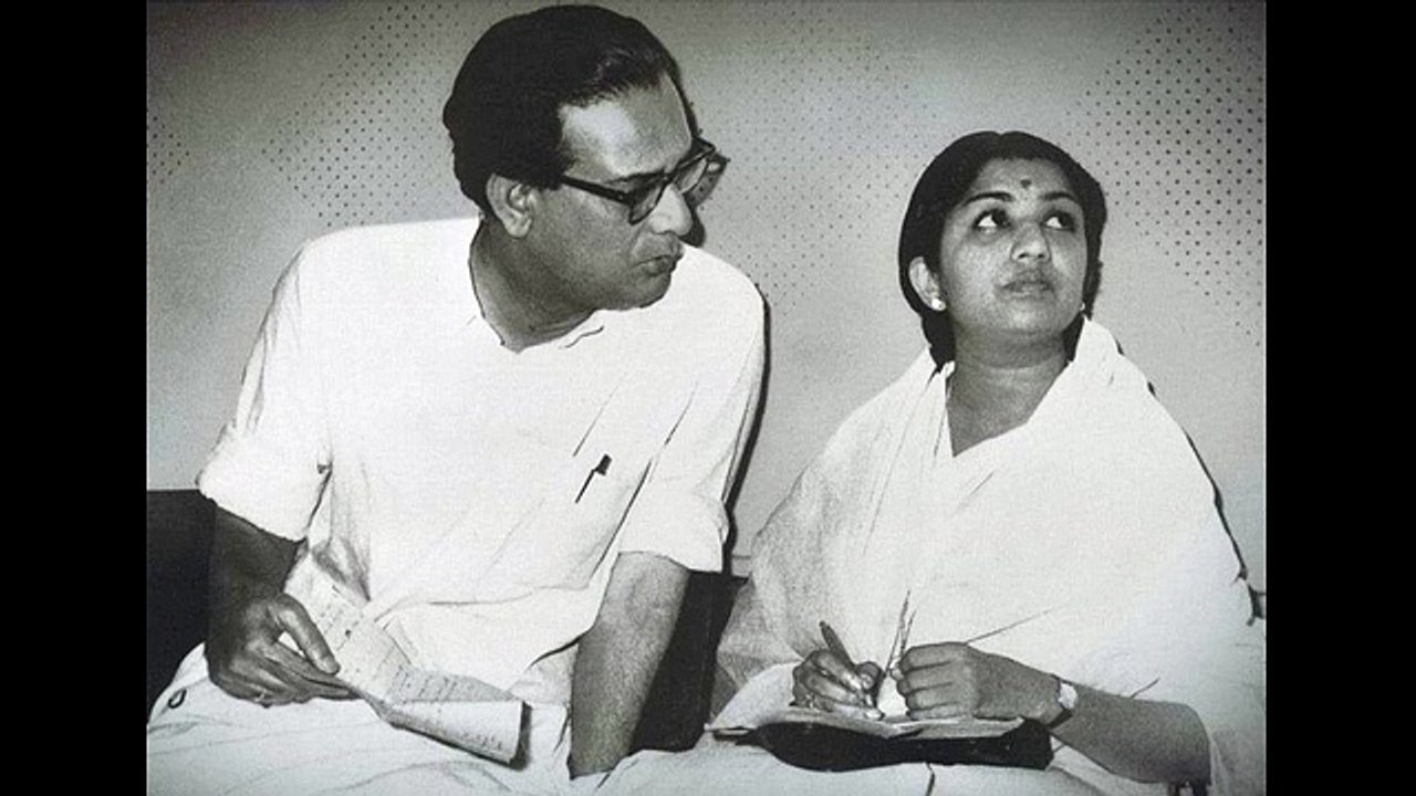 05-OLD- AUDIO-HINDI FILM-SONGS-SINGER- HEMANT KUMAR-AND-LATA MANGESHKAR DEVI JI-SONG-CHANDAN KA PALNA RE SAMKI DURI -FILM,SHABAAB -1954