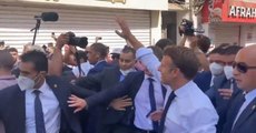 Cezayir'de kalabalığı selamlarken beklemediği tepkiyle karşılaşan Macron, apar topar aracına bindirilip uzaklaştırıldı