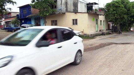 Baches en la colonia 12 de octubre ponen en peligro a automovilistas | CPS Noticias Puerto Vallarta