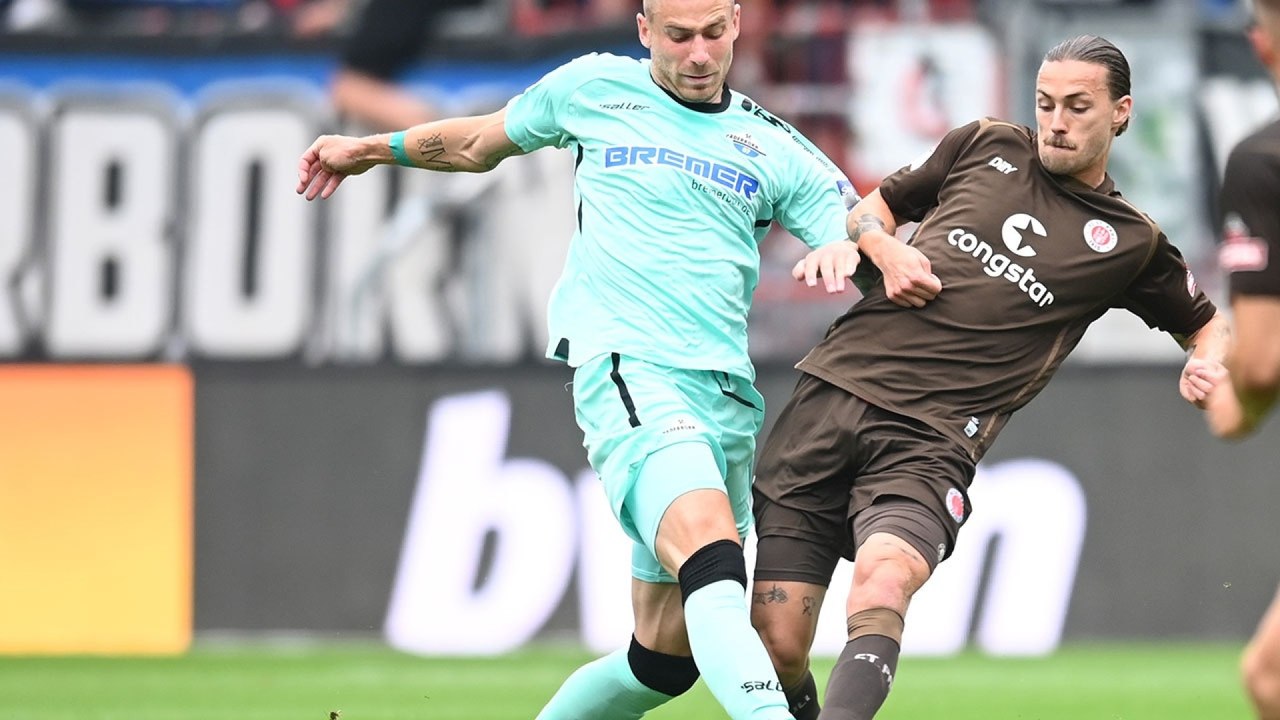 St Pauli v Paderborn