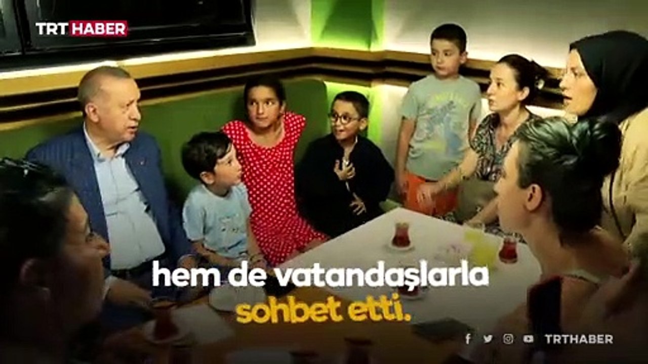 Cumhurbaşkanı Erdoğan vatandaşlarla çay içip sohbet etti