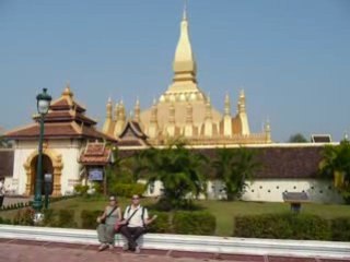 Le Fil Rouge de Vientiane - Temple That Luang - Laos