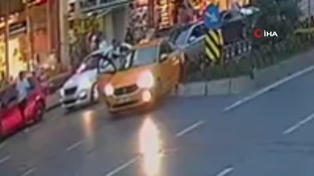 Değişim saati diyerek kendilerini almayan taksiciye böyle saldırdılar