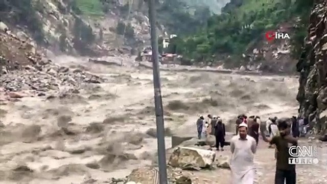 Pakistan'daki sel felaketinde can kaybı artıyor