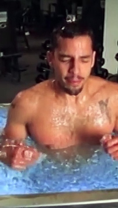 Cet homme a été gelé dans la glace pendant trois jours #shorts