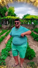 شاب تتحول حياته من الفقر للثراء بسبب هزة كرشه