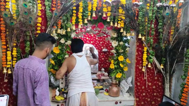 Ganesh Chaturthi: गूंजे गणपति बप्पा के जयकारे, धूमधाम से हुआ गणेश पूजन