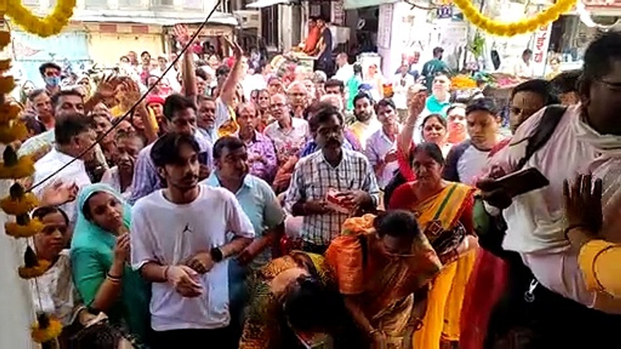 Ganesh Chaturthi: गूंजे गणपति बप्पा के जयकारे,  धूमधाम से हुआ गणेश पूजन