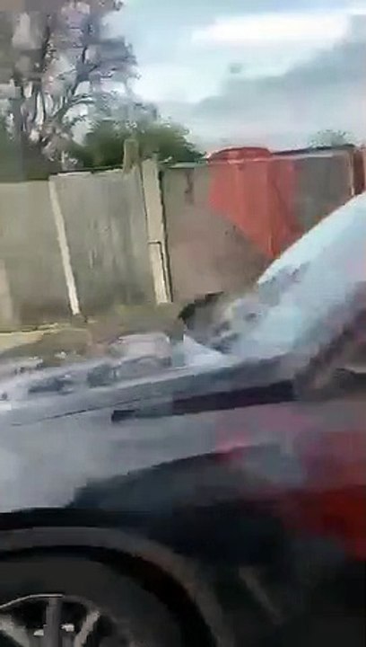 Une policière écrasée entre deux voitures