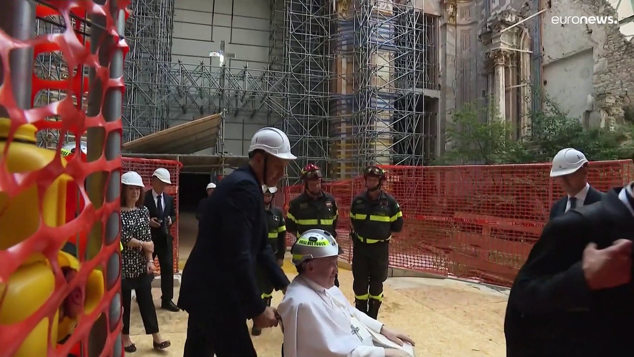 L'Aquila: Papst spricht den Hinterbliebenen der Erdbebenopfer Mut zu