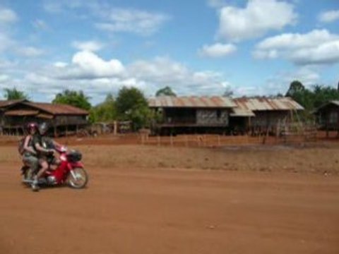 Le Fil Rouge du Plateau des Bolovens - Laos