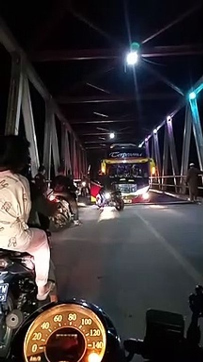 BREAKING NEWS. Jembatan Paringin Akhirnya ‘Jebol’, Akses Roda 4 Ditutup Total!
