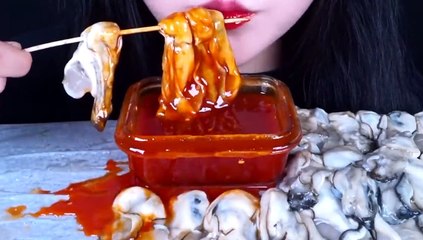 ASMR RAW OYSTER, SEAFOOD, SPICY SAUCE