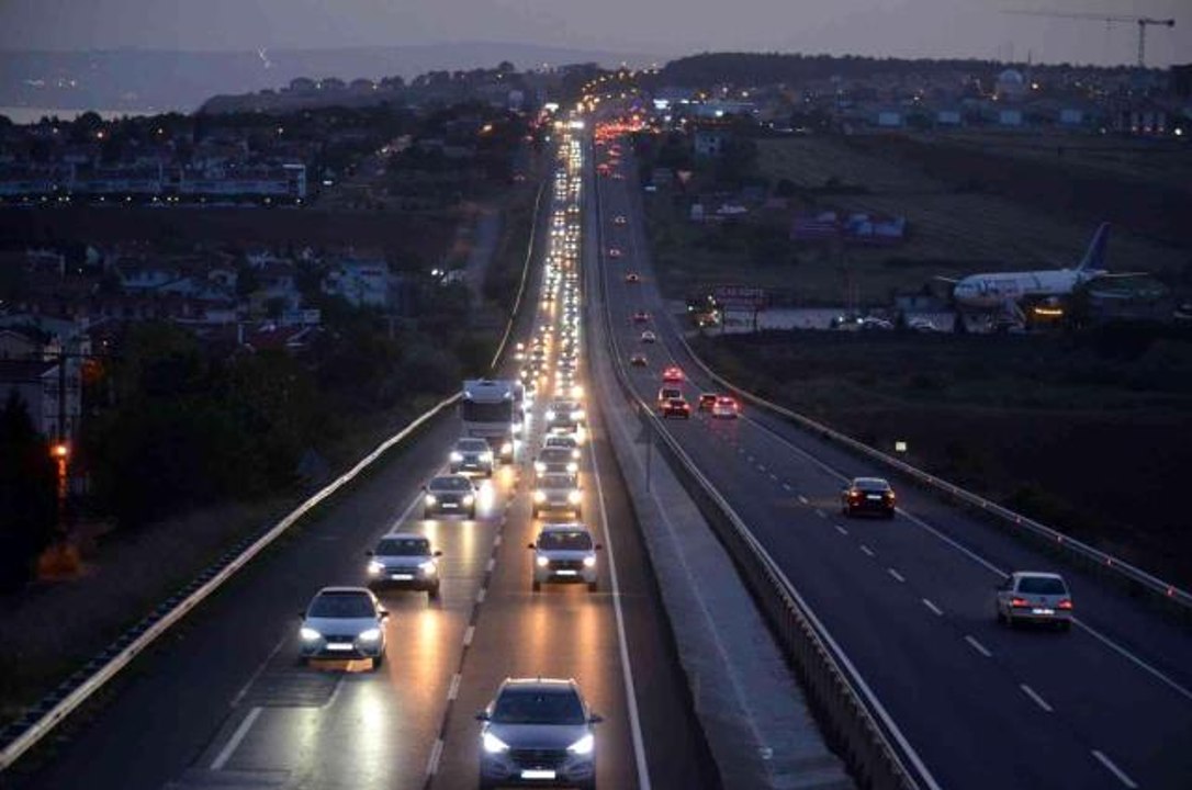 Tekirdağ haber: İstanbul'a dönüş çilesi: Tekirdağ yollarında yoğunluk var