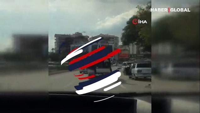Trafikte 'yok artık' dedirten görüntüler! O anlar kamerada