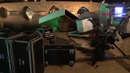 Tokat gündem: TOKAT'TA KUVVETLİ RÜZGAR HAYATI OLUMSUZ ETKİLEDİ