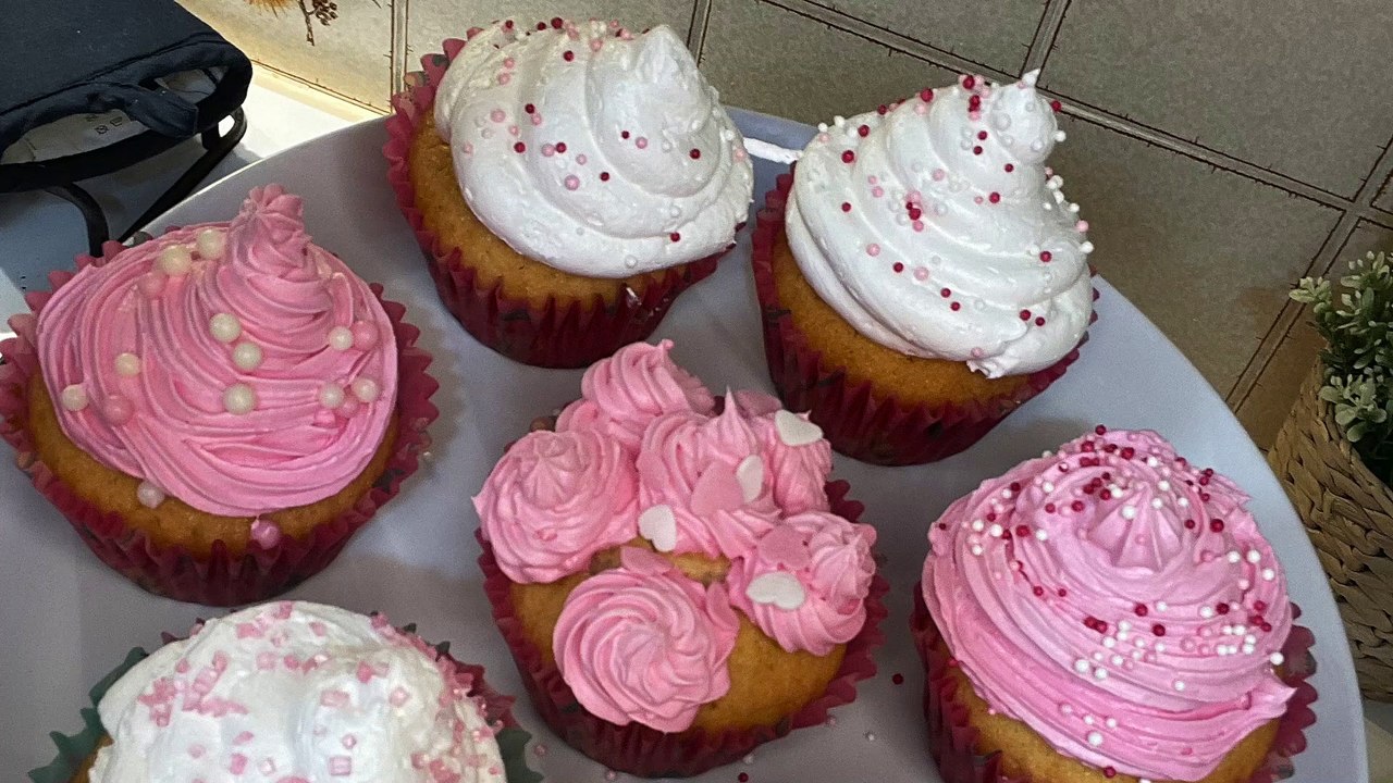 Easy & tasty Vanilla Cupcakes