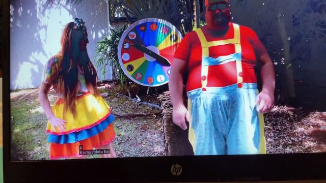 Numpty, Hapless, Pillock, Dippy, Dummkopf, Lax, Clod, Doomed, Numskull, Bungle, Dunce, Stumble, And Loopy Watching GABO ENCONTROU A ROLETA MÁGICA DE NATAL E ALGO DEU ERRADO ( MAGIC CHRISTMAS ROULETTE )