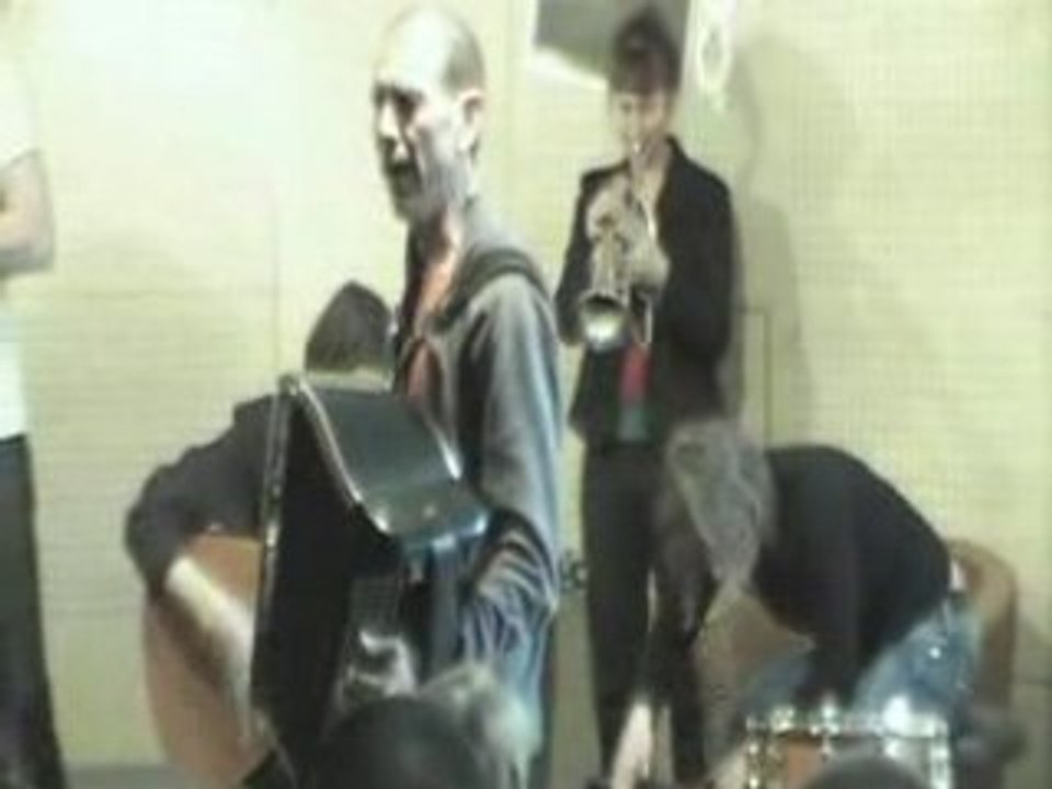 TÊTES RAIDES FNAC CHATS PELES