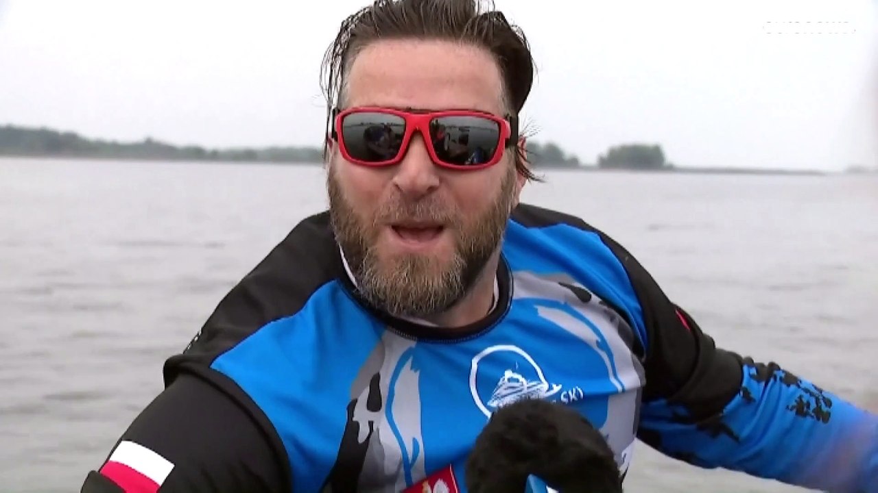 Die Oder-Retter kommen mit Motorbooten