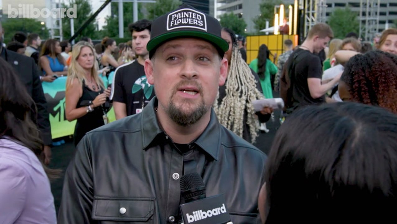 Joel Madden On Hosting 'Ink Masters', First and Most Painful Tattoos & More | 2022 Video Music Award