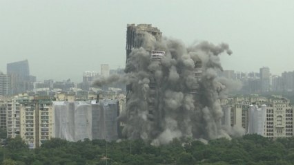 3,700kg of explosives used to demolish illegal skyscrapers in Noida near India’s capital