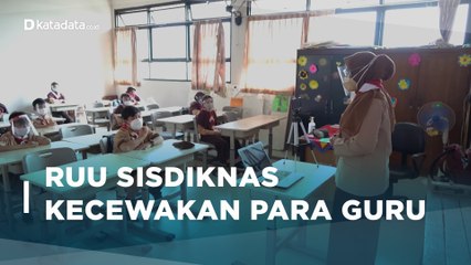 Alasan Perhimpunan Guru Kecewa dengan RUU Sisdiknas | Katadata Indonesia