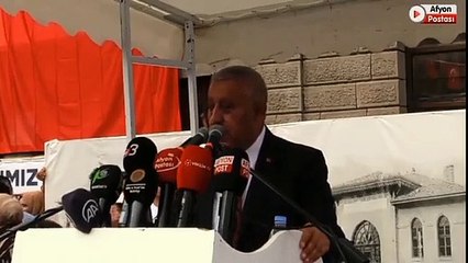 Akpli belediye başkanı Afyonun kurtuluşu töreninde Kadir Mısıroğlundan bahsedip Atatürkün adını dahi anmadı. - Demek hala denize dökülmeyen kılıç