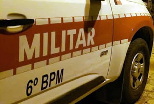 Meliantes assaltam bar no Centro de Cajazeiras e PM à paisana impede conclusão do crime; entenda